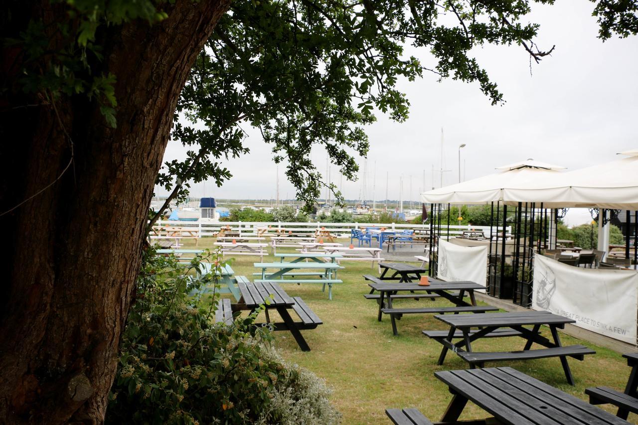 The Victory At Mersea ウェスト・マーシー エクステリア 写真